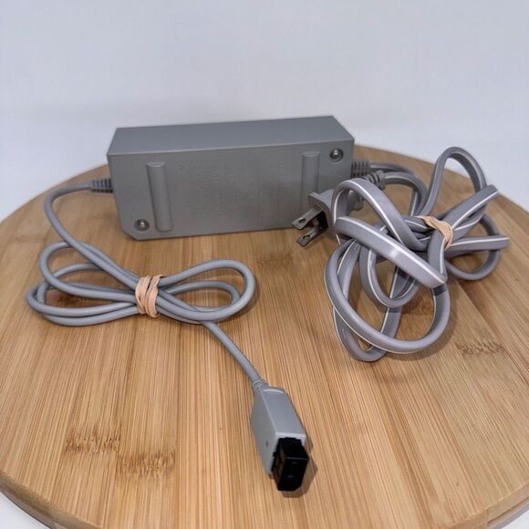 GENUINE Official OEM Nintendo Wii Console AC Adapter Power‎ Supply, RVL 002 USA - Picture 1 of 10